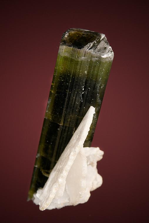 ELBAITE with ALBITE var. Cleavelandite